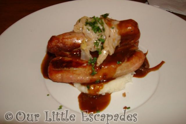 epcot rose and crown bangers and mash