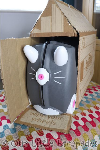 benny the cat trunki home