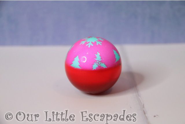 christmas gifts for your cat light up festive cat ball pink