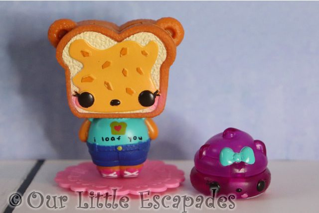 num noms mystery make up surprise yummy PB grizzly grape