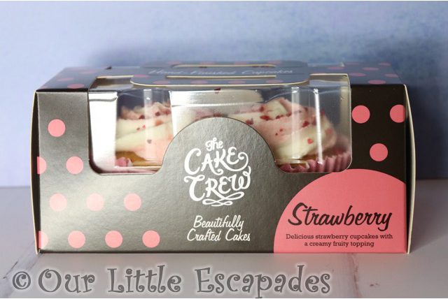 the cake crew strawberry cupcakes-boxed