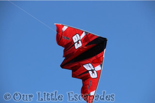 kitedrone fusionwing red baron kite flying