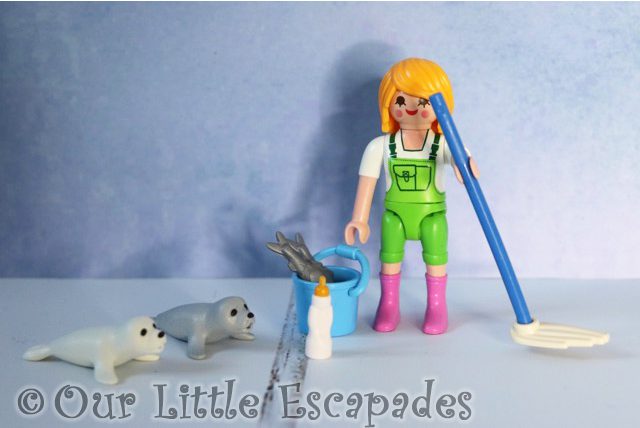 zookeeper seal pups playmobil 9418 playmobil easter egg contents