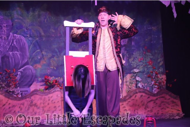 robbie james magic guillotine trick