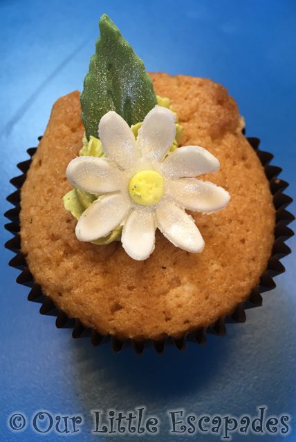 mothers day lunch cupcake