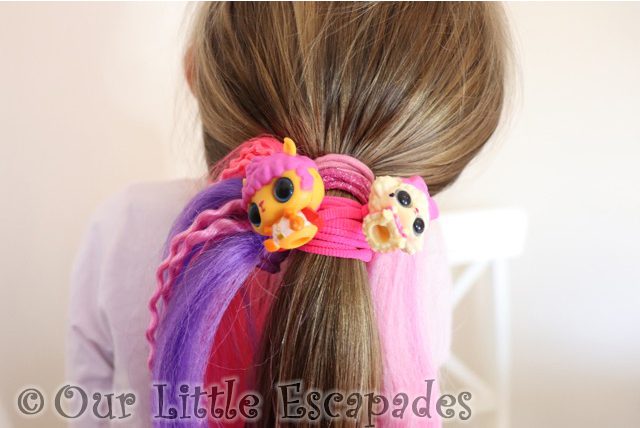 little e ponytail wearing pop hair pets
