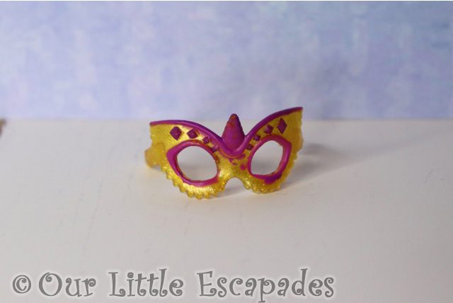 pink yellow masquerade glasses royal accessories hatchimals colleggtibles mega secret surprise crown jewels collection