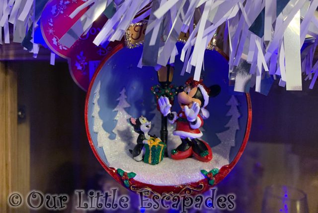 minnie mouse figaro bauble