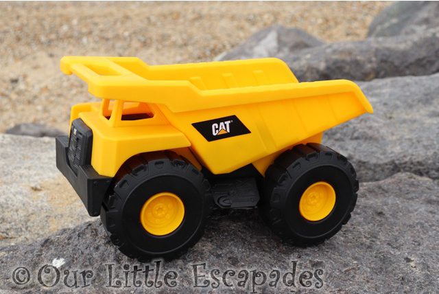 dump truck construction fleet sand set caterpillar construction toys