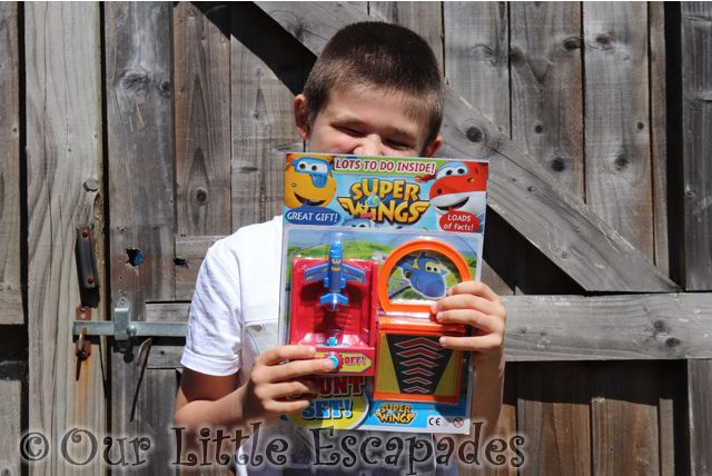 Super Wings Magazine REVIEW
