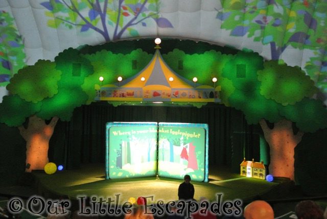 in the night garden live stage toddler to in the night garden live