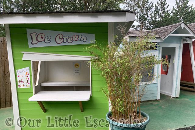ice cream parlour play house