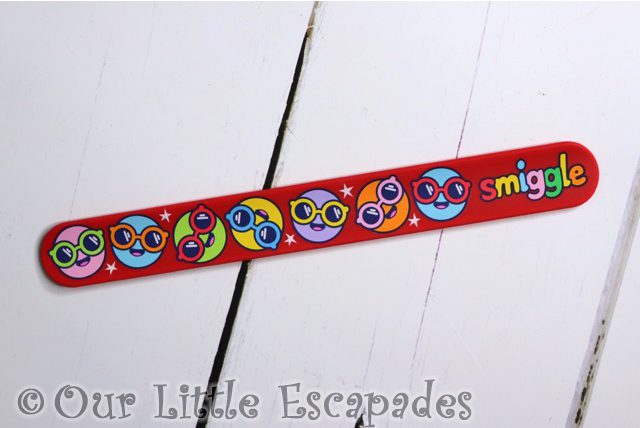 red smiley face slapband smiggle advent calendar 2020 contents