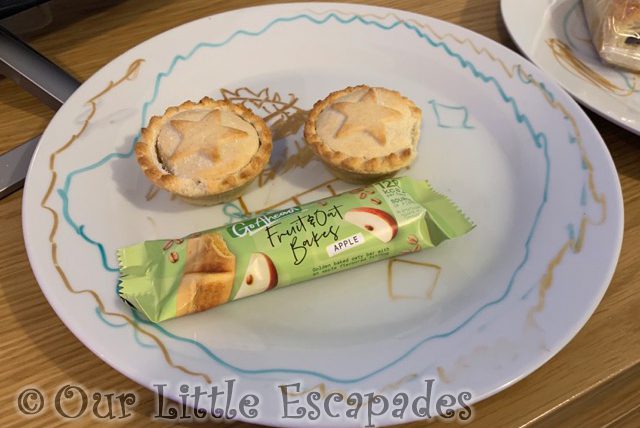 ethans santa plate mince pies apple bar