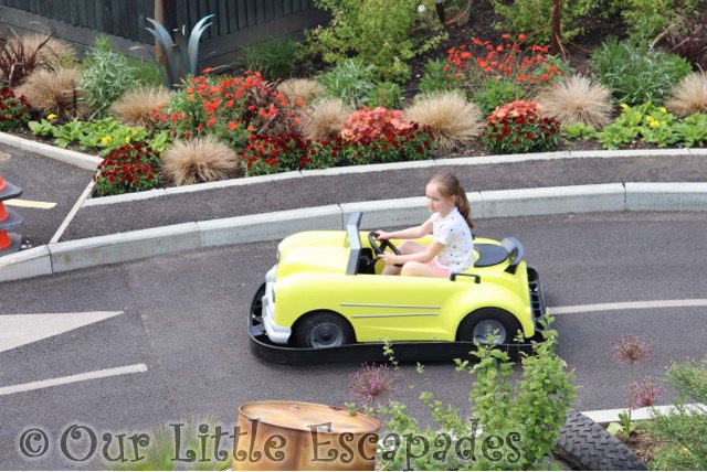 little e driving yellow car als auto academy paultons park 2021 Week 22