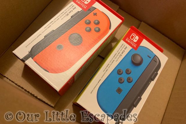 new boxed nintendo switch controllers