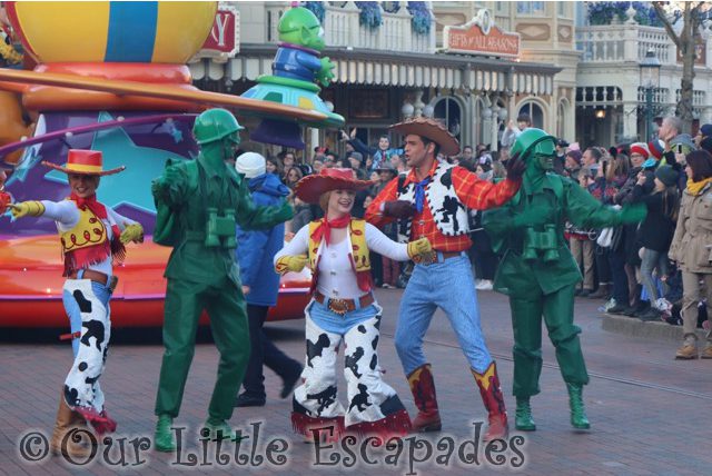 coyboy cowgirl dancers green army men disney stars parade