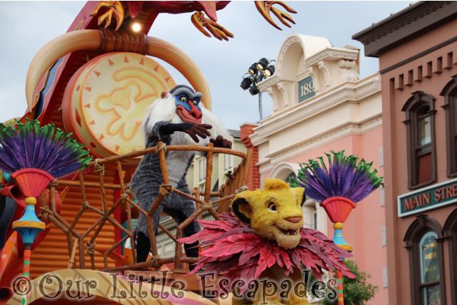 rafiki simba lion king float disney stars parade