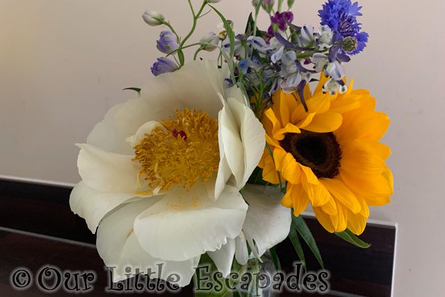 table flower decoration