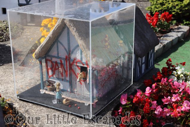 banksy cottage merrivale model village great yarmouth