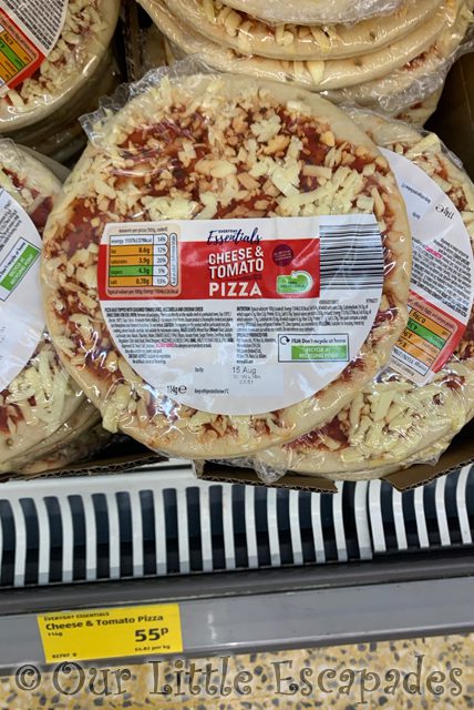 cheese tomato pizza aldi essentials